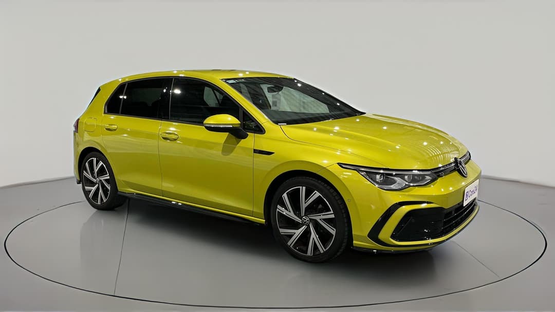 2021 Volkswagen Golf 110tsi R-line, Automatic, 49732 km, Right Front Diagonal (45- Degree) View