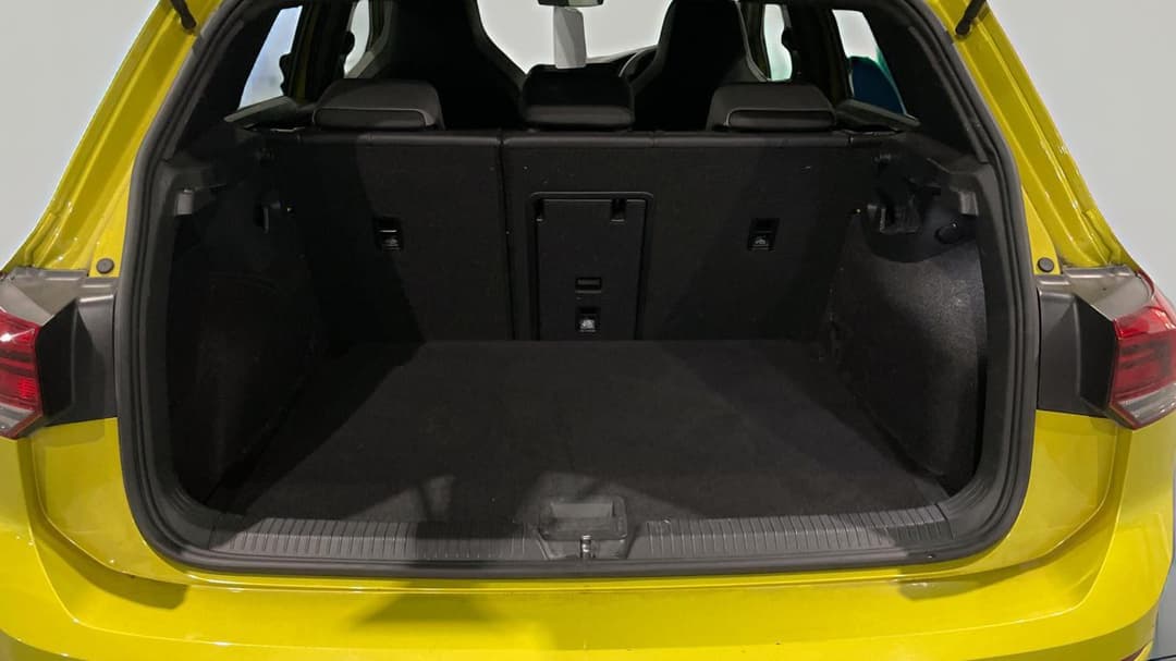 2021 Volkswagen Golf 110tsi R-line, Automatic, 49732 km, Boot Inside View