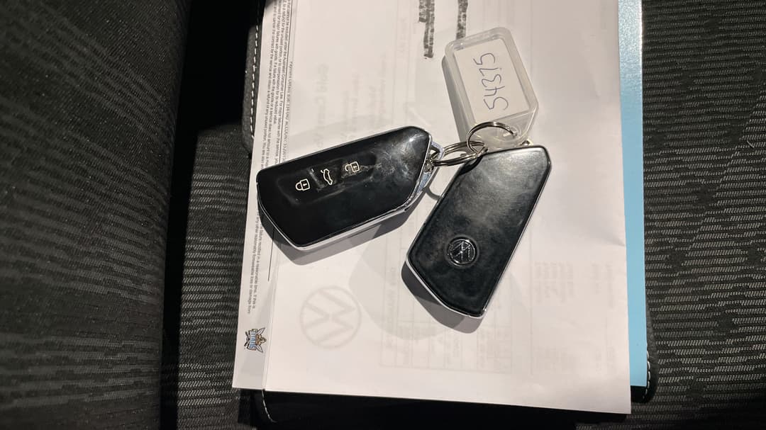 2021 Volkswagen Golf 110tsi R-line, Automatic, 49732 km, Key Close-up
