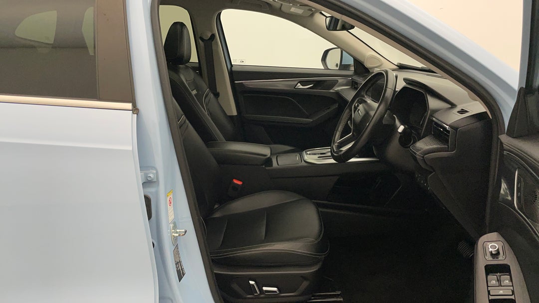 2022 GWM Haval Jolion Ultra Hybrid, Automatic, 41523 km, Right Side Front Door Cabin View