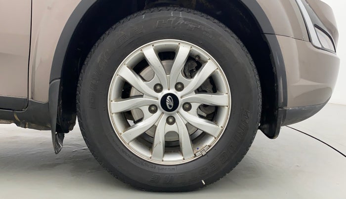 2019 Mahindra XUV500 W9, Diesel, Manual, 91,492 km, Right Front Wheel