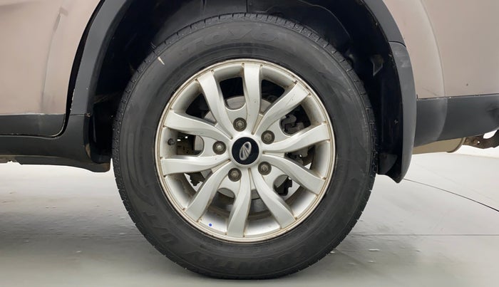 2019 Mahindra XUV500 W9, Diesel, Manual, 91,492 km, Left Rear Wheel
