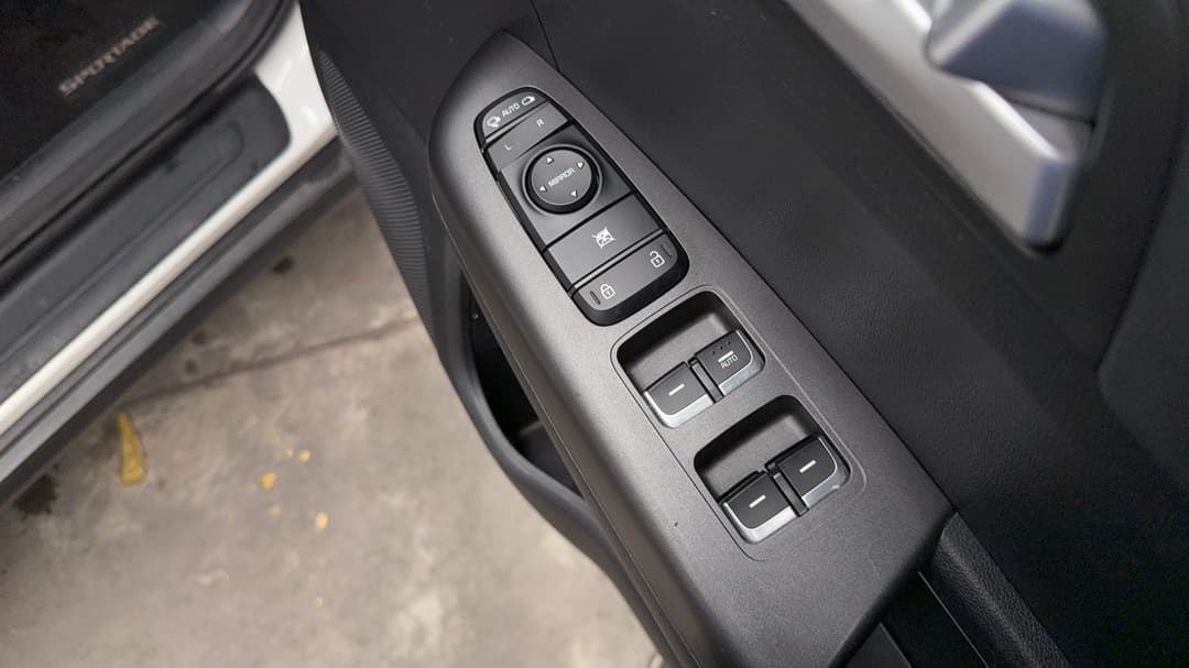 2021 Kia Sportage S (FWD), Automatic, 92358 km, Drivers Side Door Panel Controls