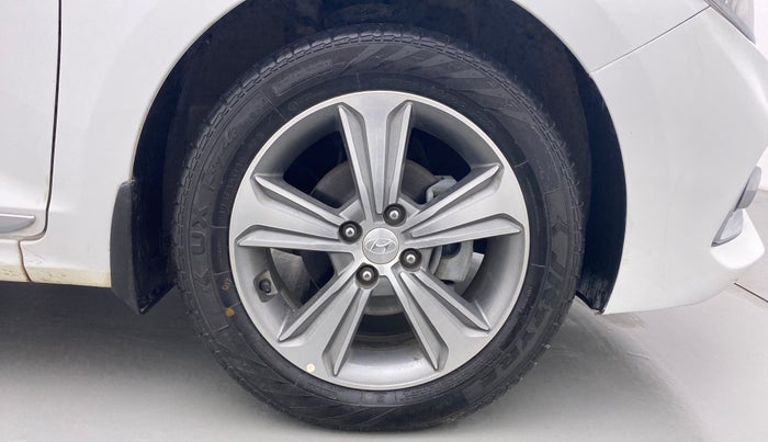 2018 Hyundai Verna 1.6 CRDI SX + AT, Diesel, Automatic, 27,839 km, Right Front Wheel