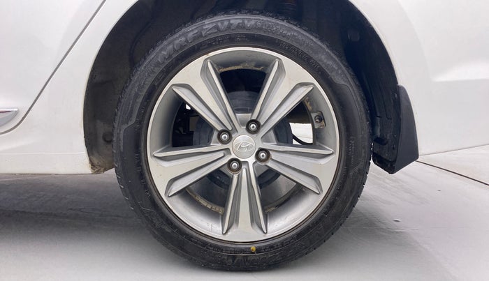 2018 Hyundai Verna 1.6 CRDI SX + AT, Diesel, Automatic, 27,839 km, Left Rear Wheel