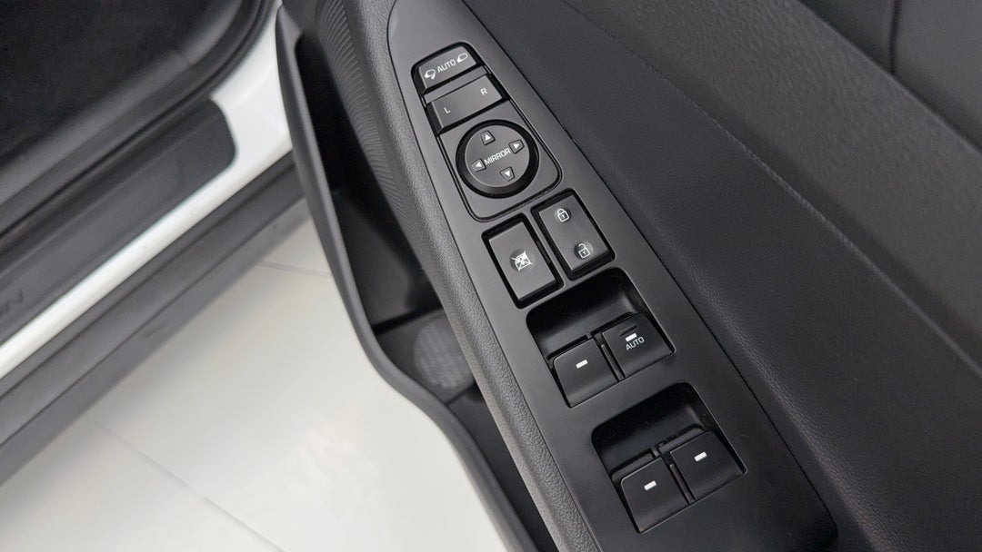 2018 Hyundai Tucson Active X (FWD), Automatic, 164147 km, Drivers Side Door Panel Controls