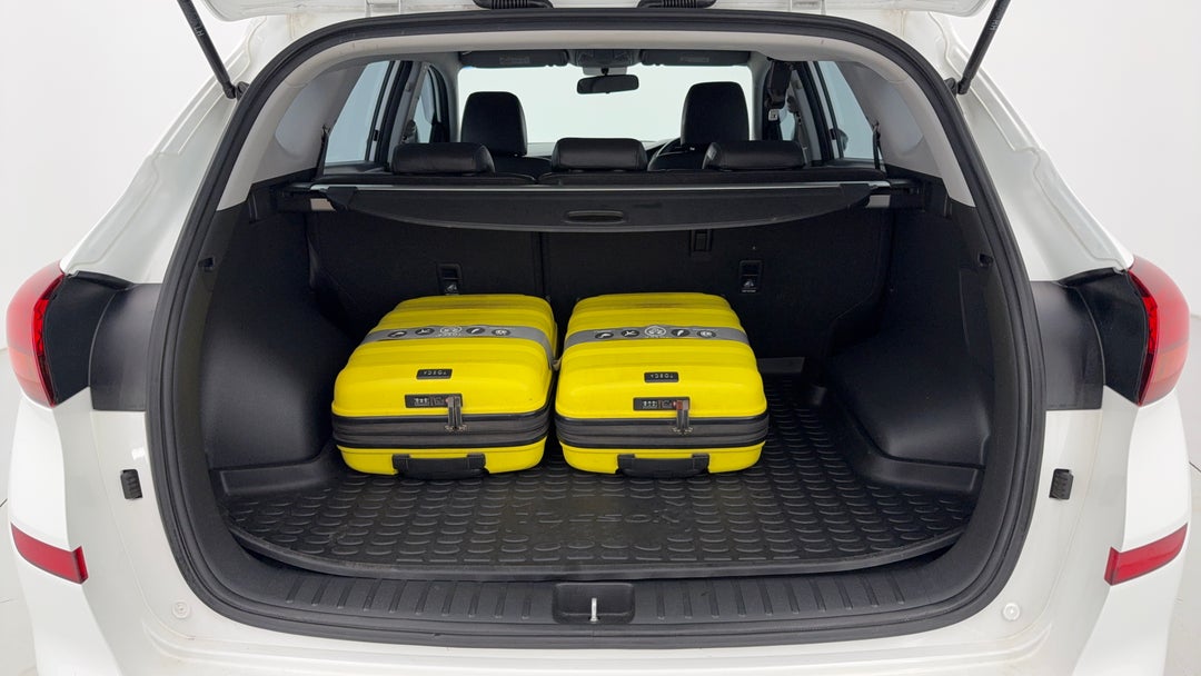 2018 Hyundai Tucson Active X (FWD), Automatic, 164147 km, Boot Inside View with Luggage