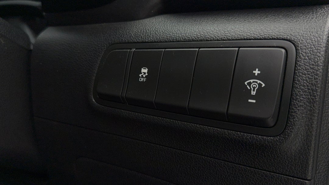 2018 Hyundai Tucson Active X (FWD), Automatic, 164147 km, Utility Switches/Buttons