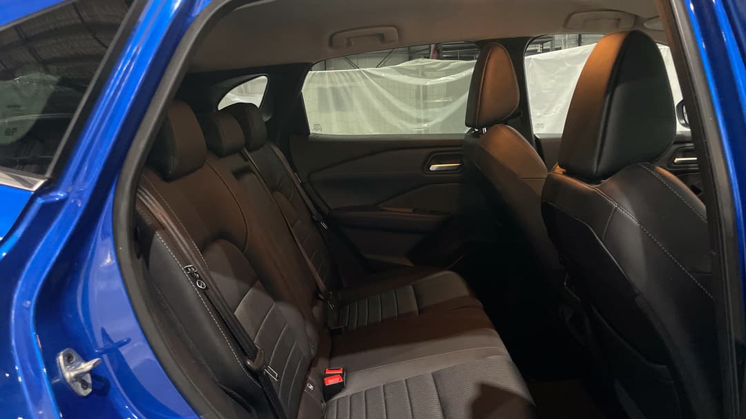 2023 Nissan Qashqai St-l, Automatic, 48080 km, Right Side Rear Door Cabin View