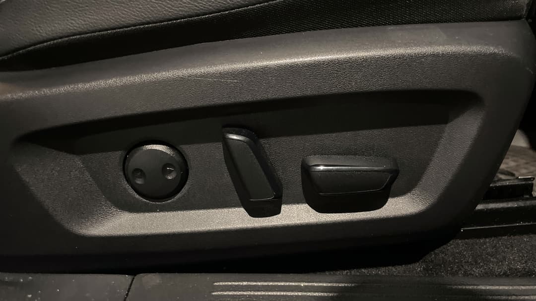 2023 Nissan Qashqai St-l, Automatic, 48080 km, Drivers Side Adjustment Panel