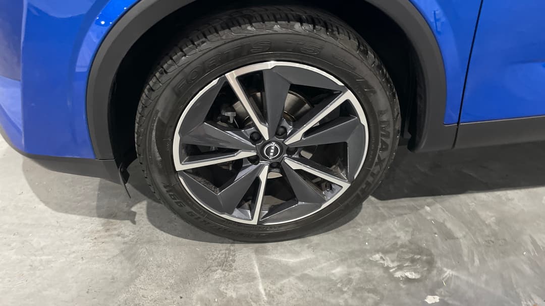 2023 Nissan Qashqai St-l, Automatic, 48080 km, Left Front Wheel