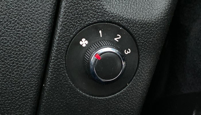 2021 Renault TRIBER 1.0 RXZ, Petrol, Manual, 16,071 km, Rear AC Temperature Control