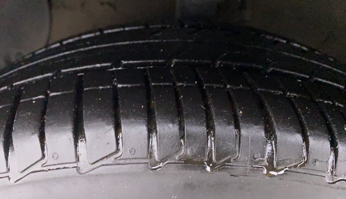 2014 Hyundai Xcent SX 1.2 OPT, Petrol, Manual, 62,310 km, Left Front Tyre Tread