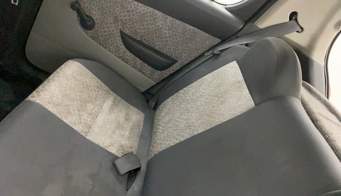 2017 Maruti Alto 800 VXI, Petrol, Manual, 99,056 km, Second-row right seat - Cover slightly stained