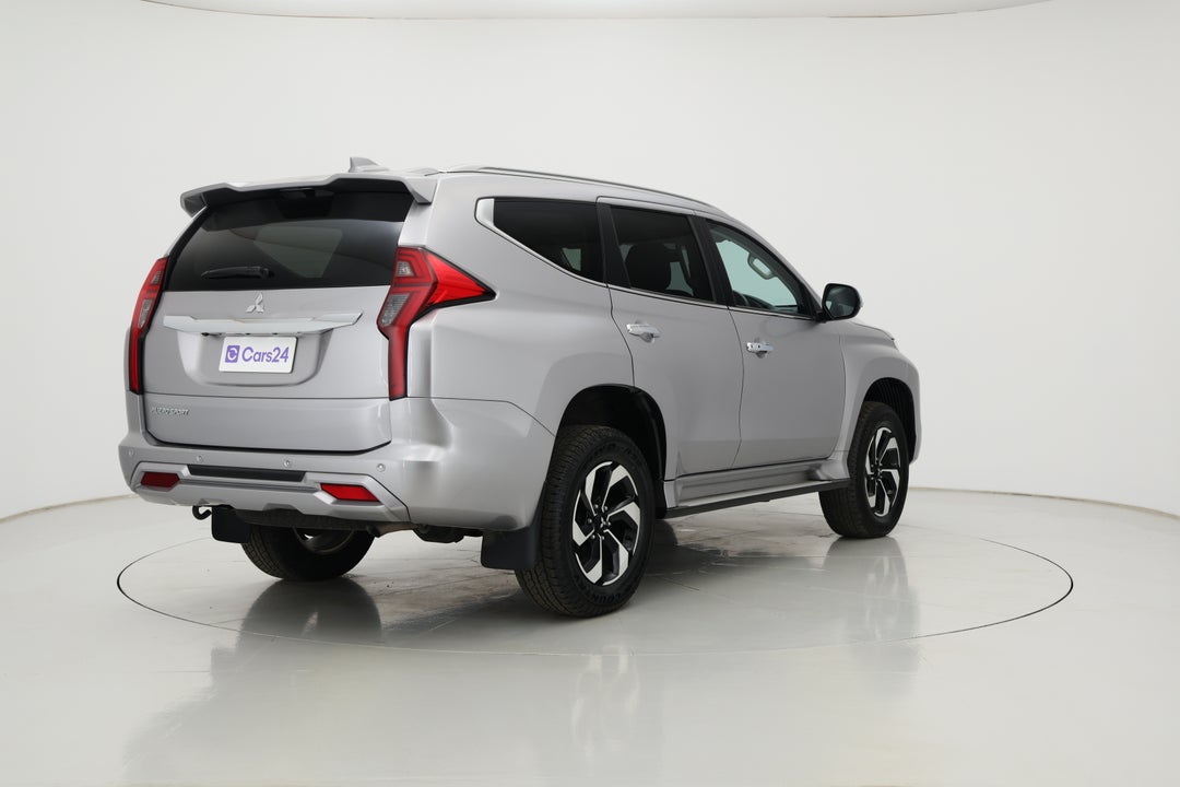 2024 Mitsubishi Pajero Sport Gls (4WD) 7 Seat, Automatic, 30208 km, Right Back Diagonal (45- Degree) View
