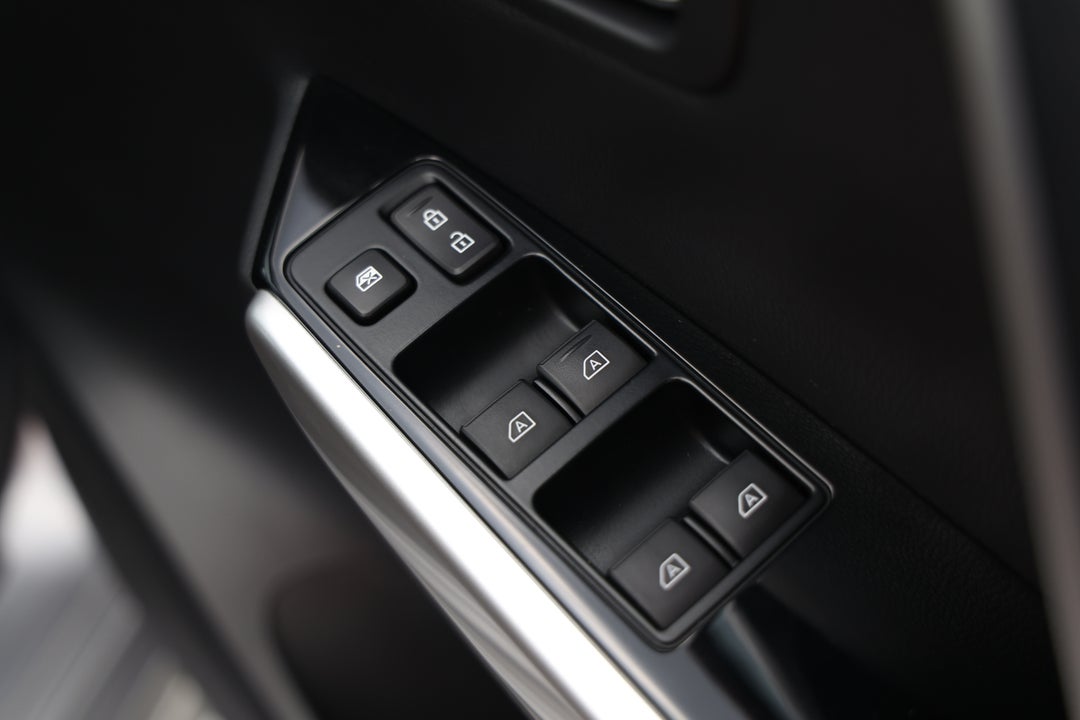 2024 Mitsubishi Pajero Sport Gls (4WD) 7 Seat, Automatic, 30208 km, Drivers Side Door Panel Controls