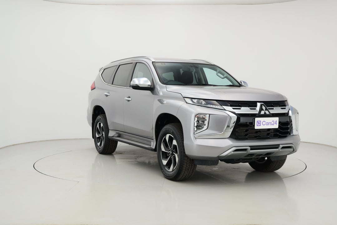 2024 Mitsubishi Pajero Sport Gls (4WD) 7 Seat, Automatic, 30208 km, Right Front Diagonal (45- Degree) View