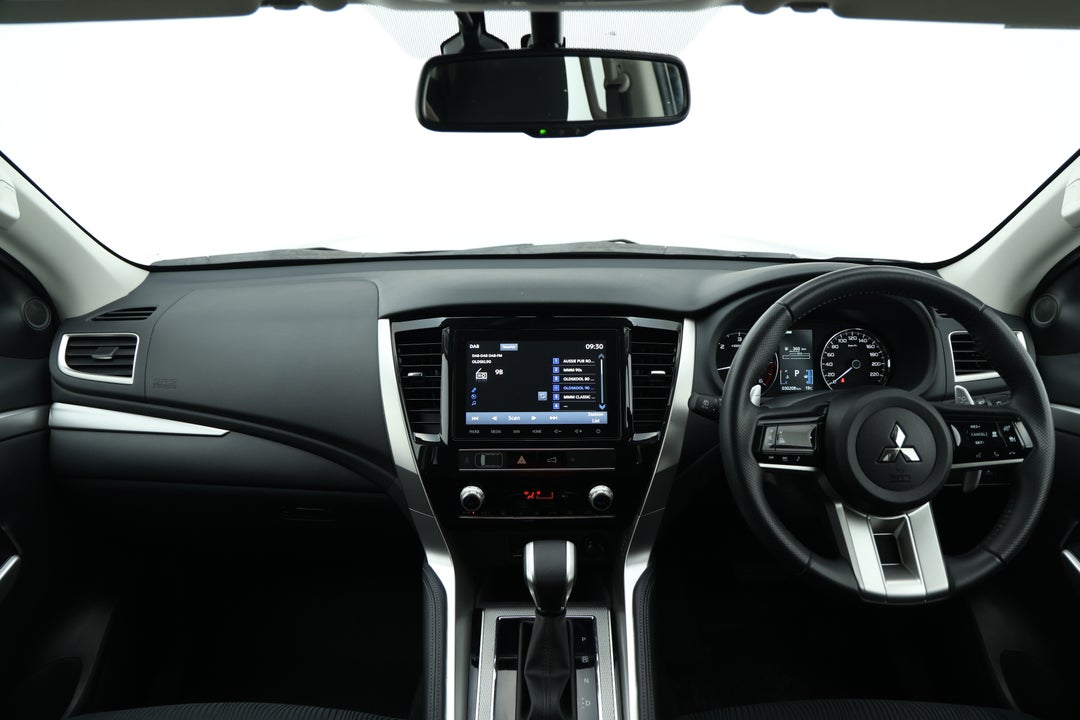 2024 Mitsubishi Pajero Sport Gls (4WD) 7 Seat, Automatic, 30208 km, Dashboard View