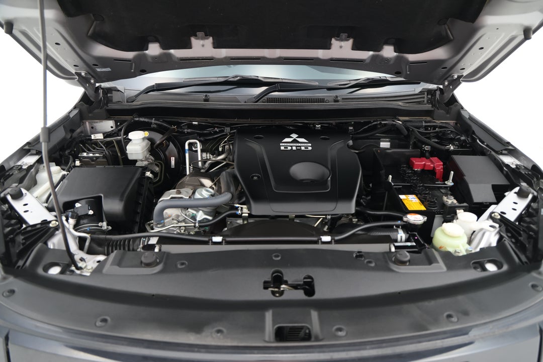 2024 Mitsubishi Pajero Sport Gls (4WD) 7 Seat, Automatic, 30208 km, Open Bonnet (Engine)