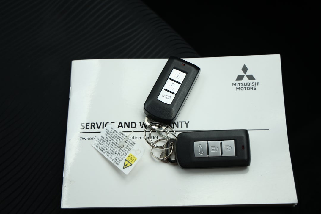 2024 Mitsubishi Pajero Sport Gls (4WD) 7 Seat, Automatic, 30208 km, Key Close-up