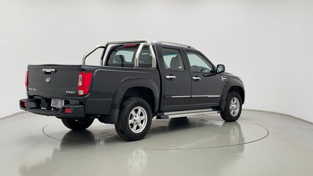 Right Back Diagonal (45- Degree) View