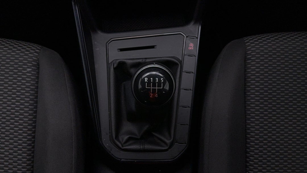 2021 Volkswagen Polo 70tsi Trendline, Manual, 51277 km, Gear Lever 