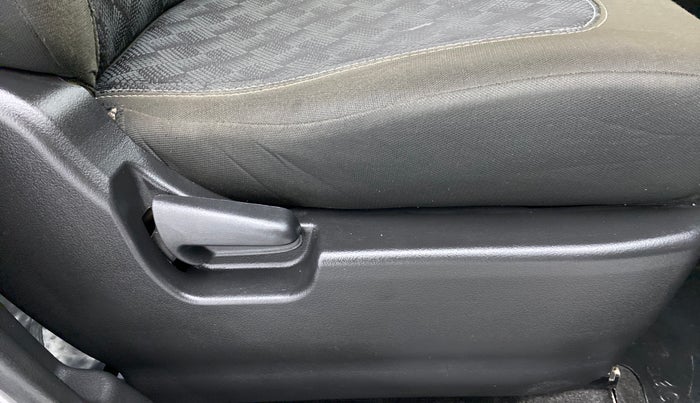 2014 Maruti Wagon R 1.0 VXI, Petrol, Manual, 48,152 km, Driver Side Adjustment Panel