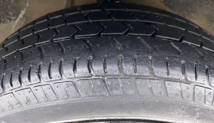 2017 Maruti Alto K10 VXI P, Petrol, Manual, 36,471 km, Right Front Tyre Tread