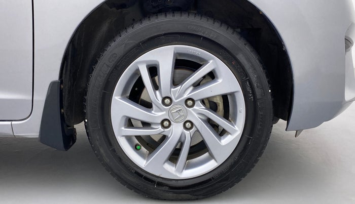 2018 Honda Jazz 1.2 V MT, Petrol, Manual, 24,915 km, Right Front Wheel