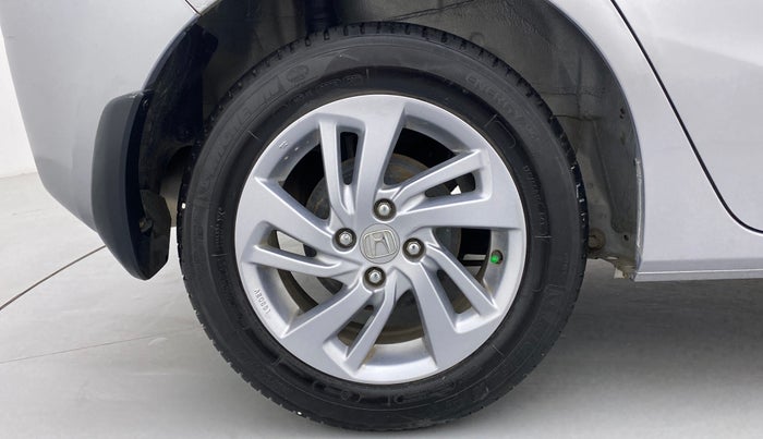 2018 Honda Jazz 1.2 V MT, Petrol, Manual, 24,915 km, Right Rear Wheel