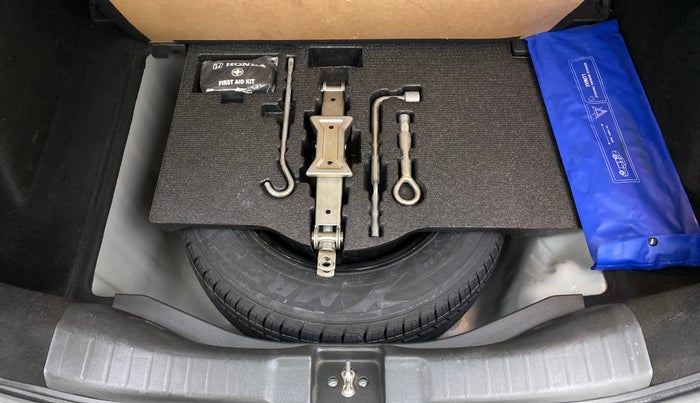 2018 Honda Jazz 1.2 V MT, Petrol, Manual, 24,915 km, Spare Tyre