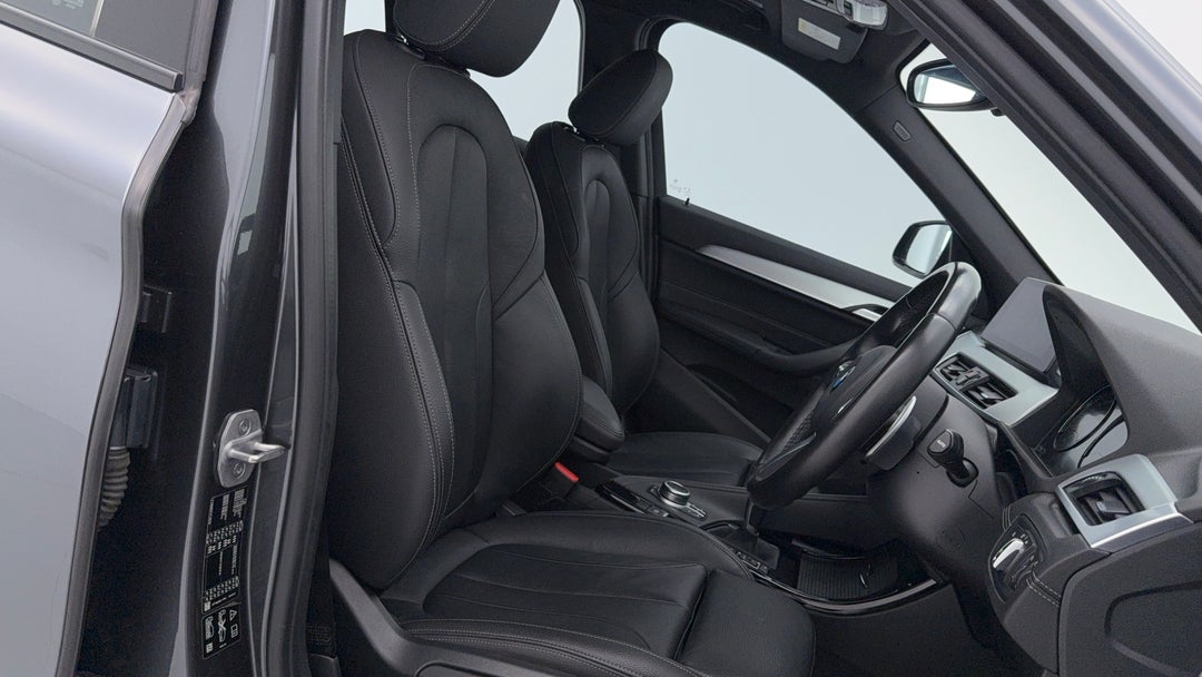 2021 BMW X1 xDrive 25i M Sport, Automatic, 42331 km, Right Side Front Door Cabin View