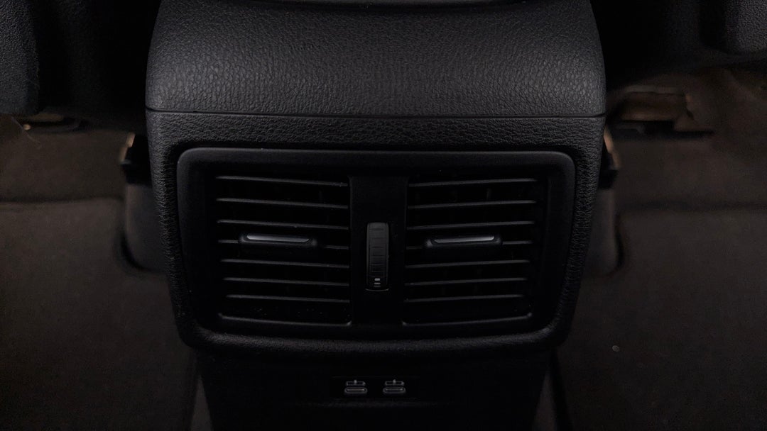 2021 BMW X1 xDrive 25i M Sport, Automatic, 42331 km, Rear A/C Vent