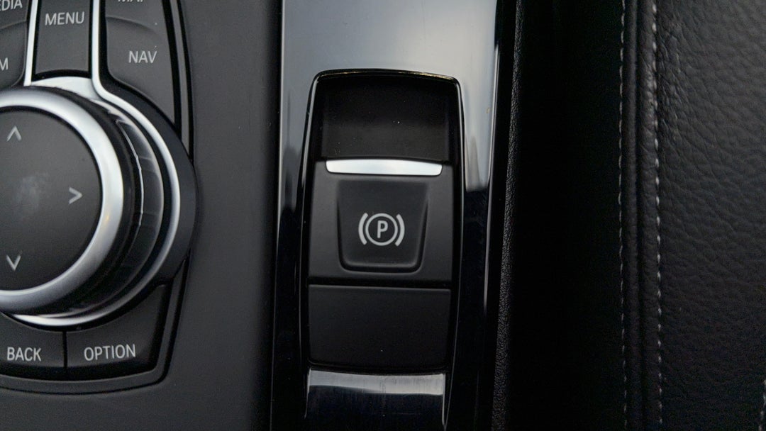 2021 BMW X1 xDrive 25i M Sport, Automatic, 42331 km, Handbrake