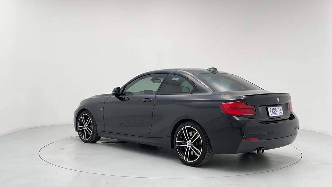 Left Back Diagonal (45- Degree) View