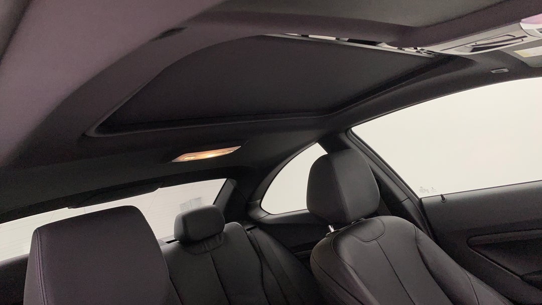 Interior Sunroof/Moonroof