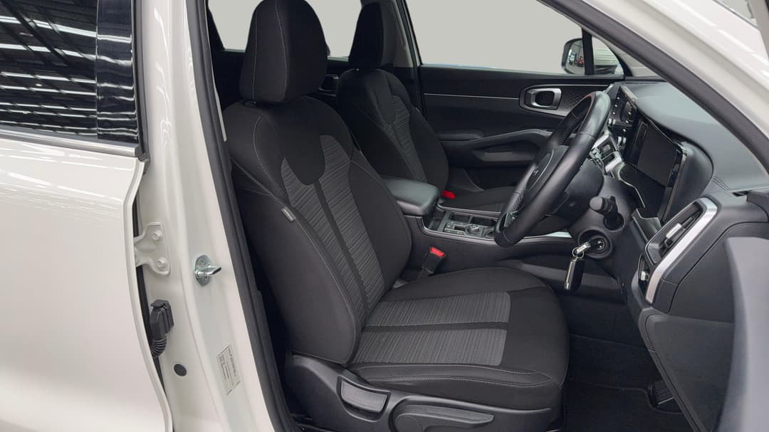 2022 Kia Sorento S 7 Seat, Automatic, 78895 km, Right Side Front Door Cabin View