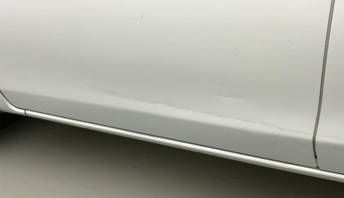 2012 Toyota Etios G, Petrol, Manual, 90,916 km, Front passenger door - Minor scratches
