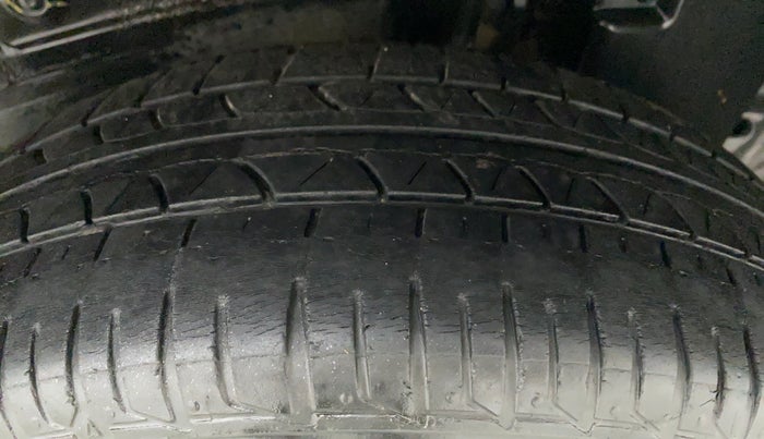 2012 Toyota Etios G, Petrol, Manual, 90,916 km, Left Rear Tyre Tread