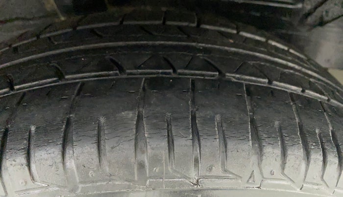 2012 Toyota Etios G, Petrol, Manual, 90,916 km, Right Rear Tyre Tread