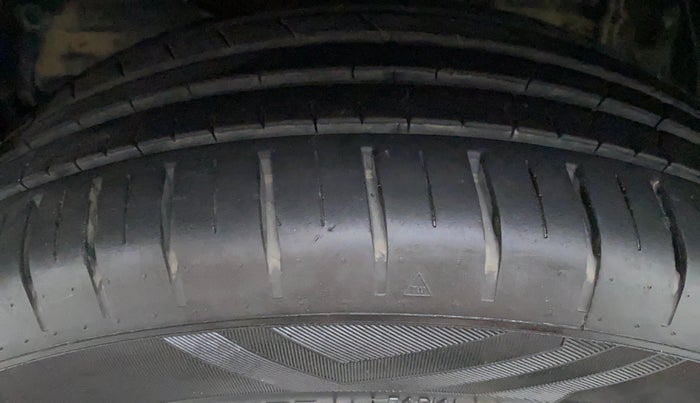 2020 Maruti Baleno ZETA 1.2 K12, Petrol, Manual, 9,556 km, Left Front Tyre Tread