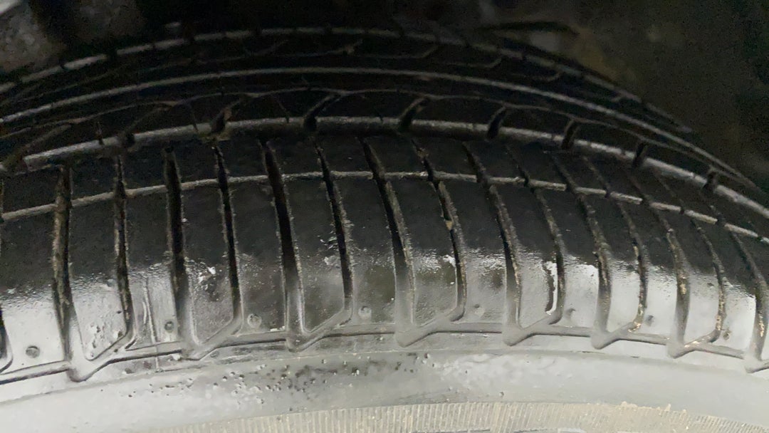 Right Front Tyre Tread