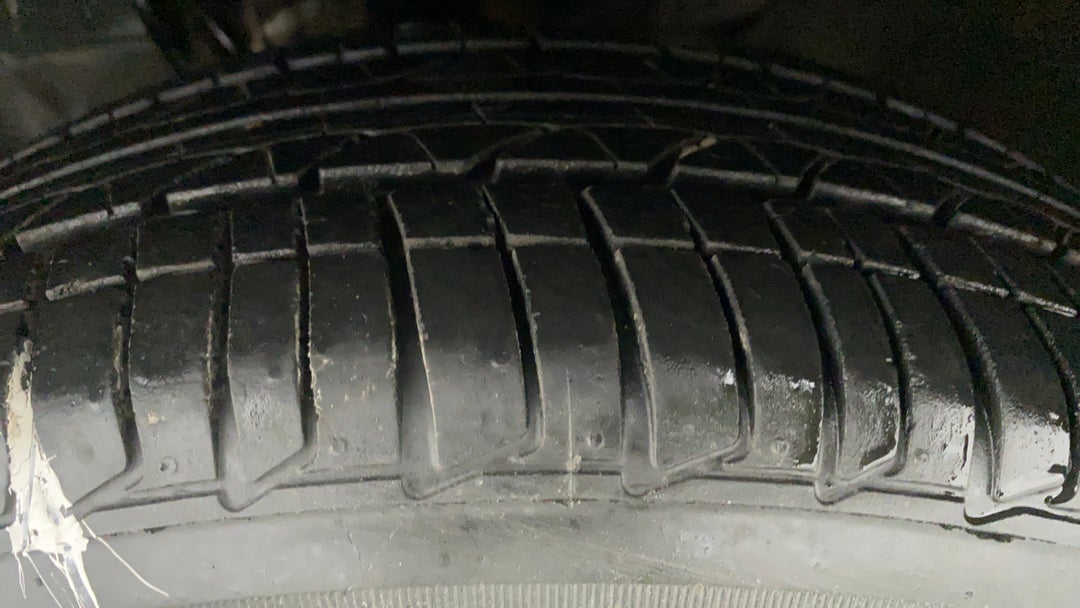 Left Front Tyre Tread