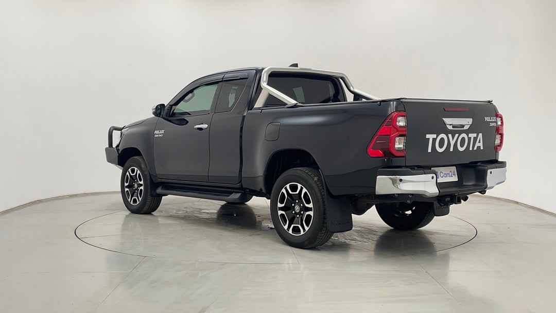 Left Back Diagonal (45- Degree) View