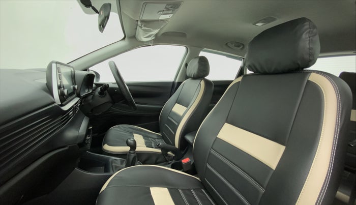 2022 Hyundai NEW I20 SPORTZ 1.2 MT, Petrol, Manual, 17,827 km, Right Side Front Door Cabin
