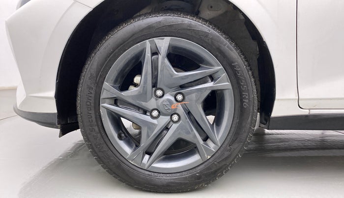 2022 Hyundai NEW I20 SPORTZ 1.2 MT, Petrol, Manual, 17,827 km, Left Front Wheel