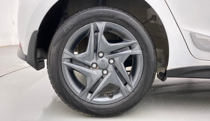 2022 Hyundai NEW I20 SPORTZ 1.2 MT, Petrol, Manual, 17,827 km, Right Rear Wheel
