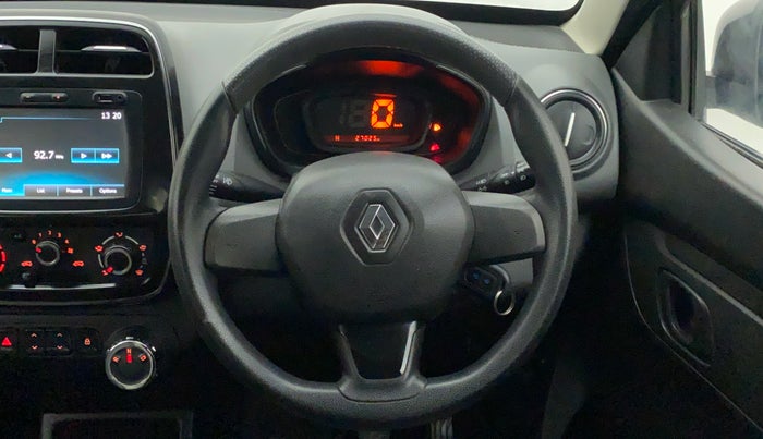 2017 Renault Kwid RXT 1.0 AMT (O), Petrol, Automatic, 27,077 km, Steering Wheel Close Up