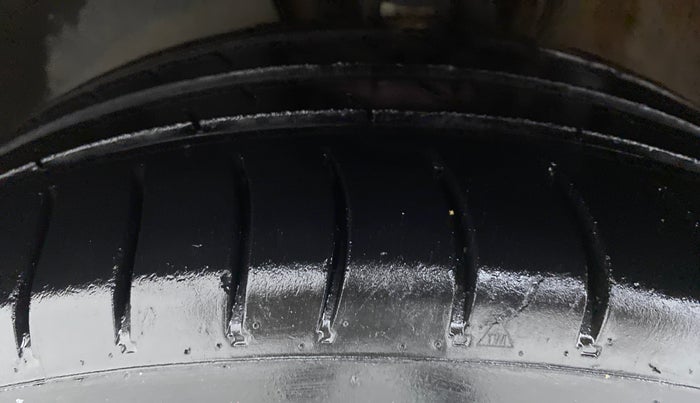 2014 Volkswagen Polo HIGHLINE1.2L PETROL, Petrol, Manual, 89,683 km, Left Front Tyre Tread