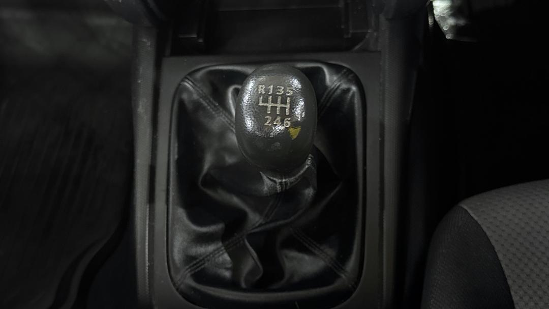 2023 Mitsubishi Triton Glx (4x2), Manual, 34365 km, Gear Lever 